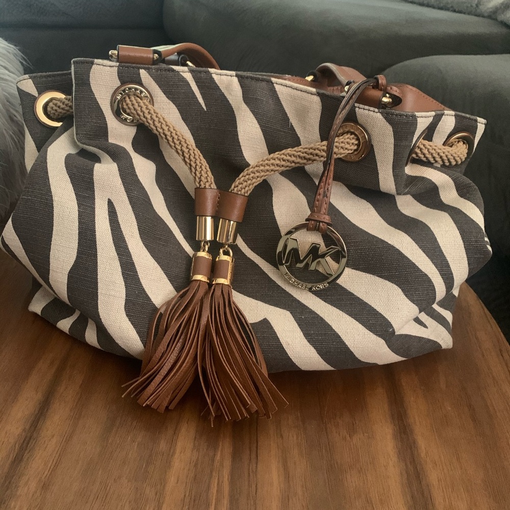Michael Kors original zebra boho shoulder bag. - Picture 2 of 5